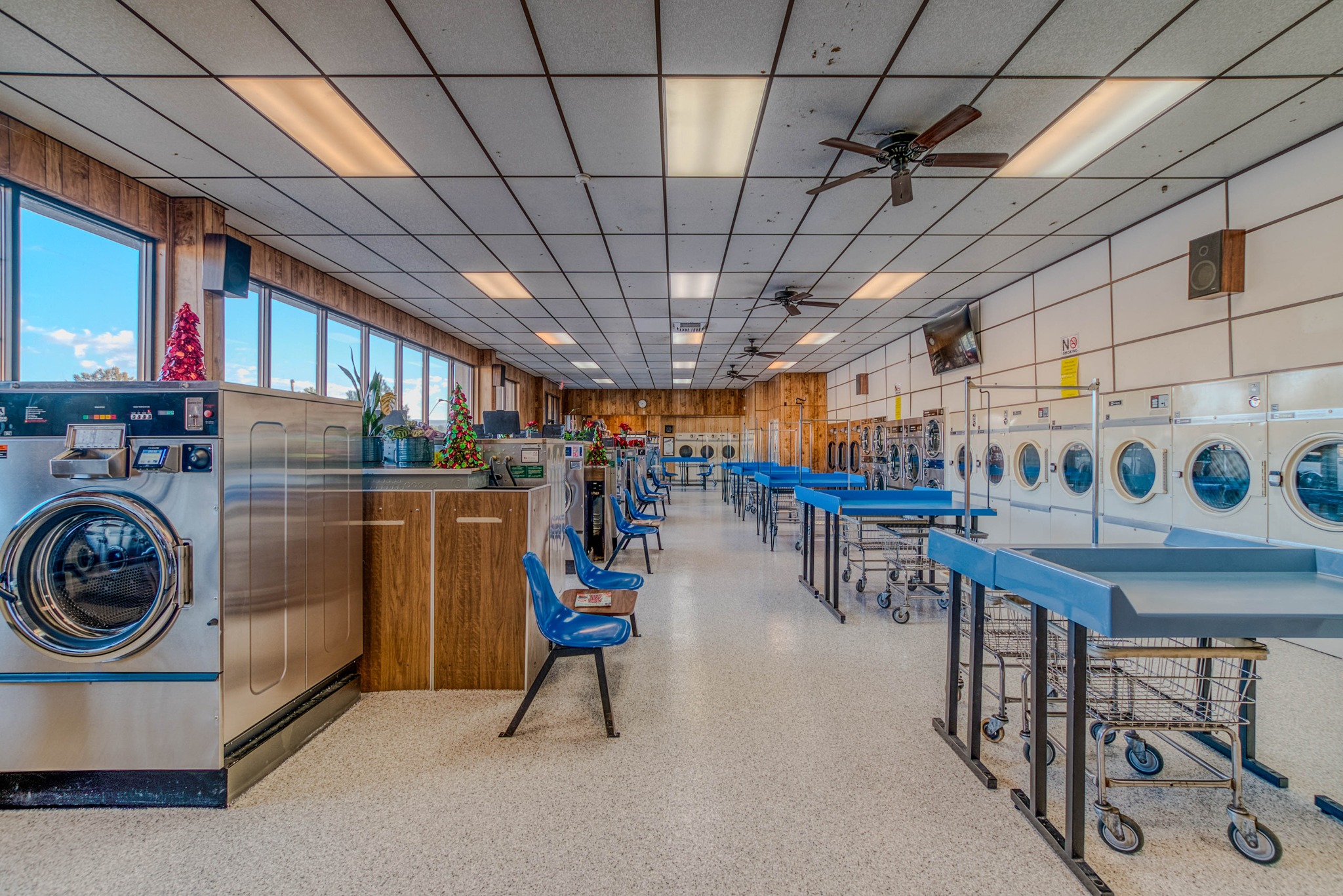 Interior View Of Stores 001